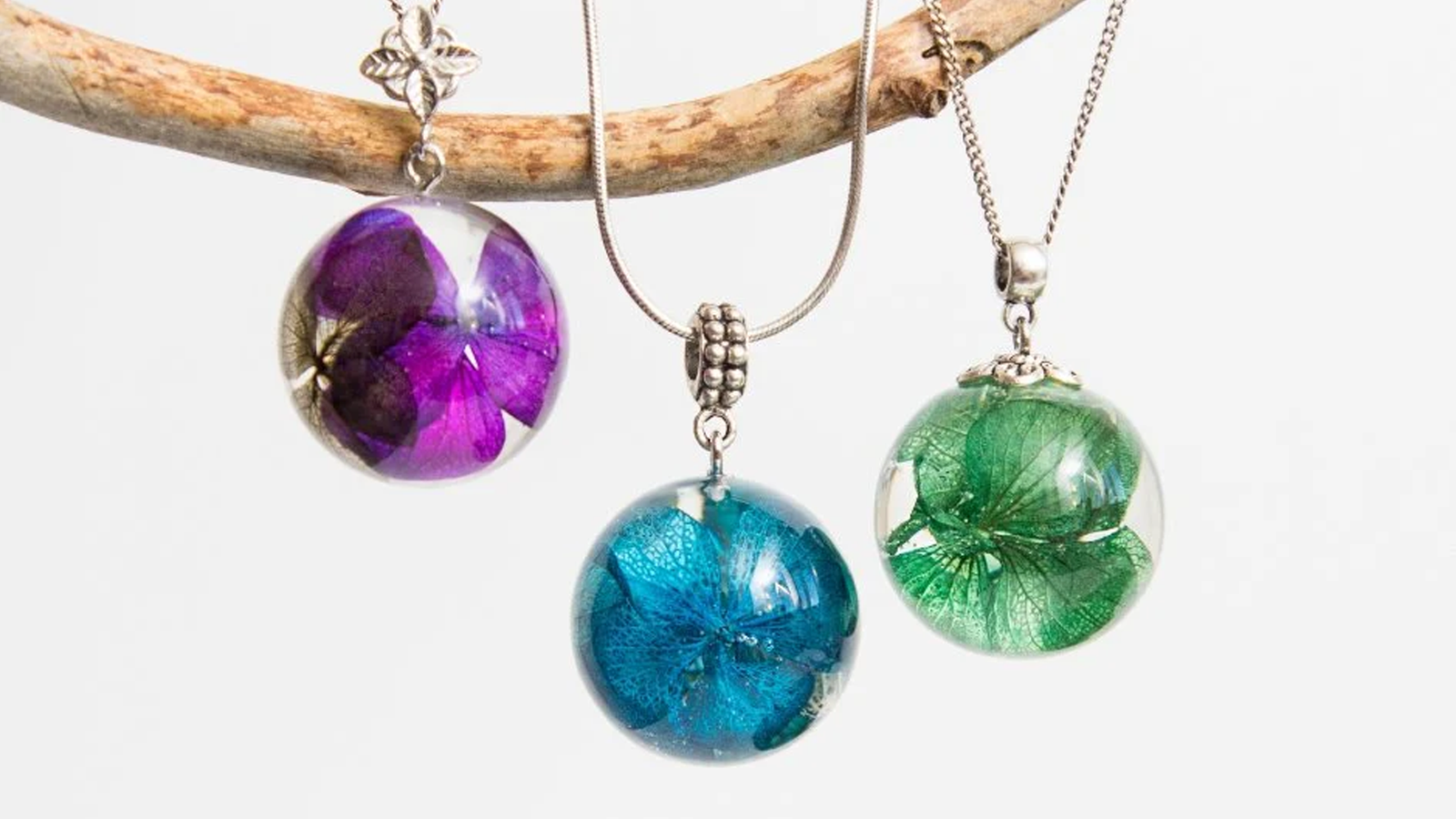 Creating Unique, Eye-Catching Jewelry with Epoxy Resin