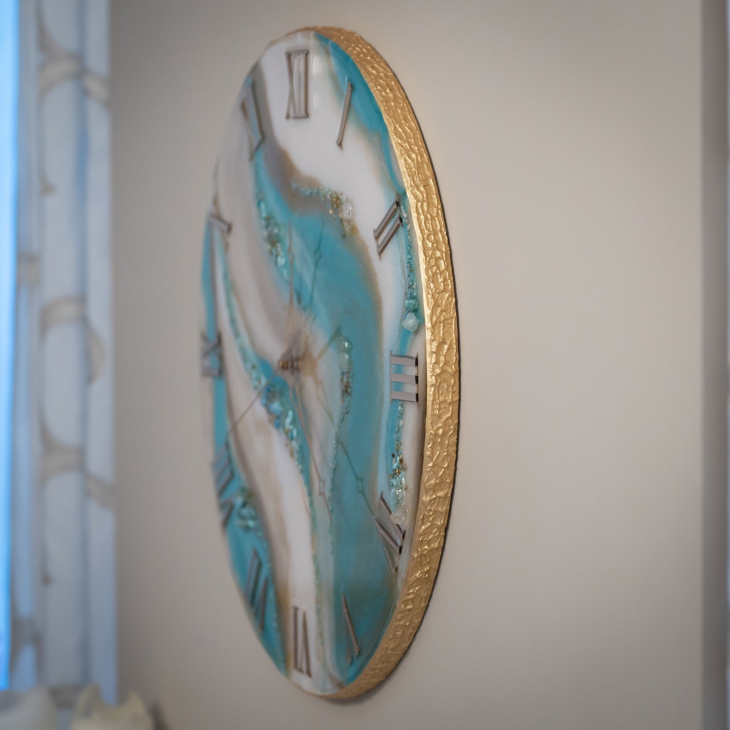 How to Make Stunning Epoxy Resin Wall Art: A Creative Guide